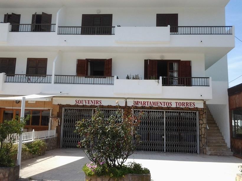 Apartment Torres Mari Кала Лонга Екстериор снимка